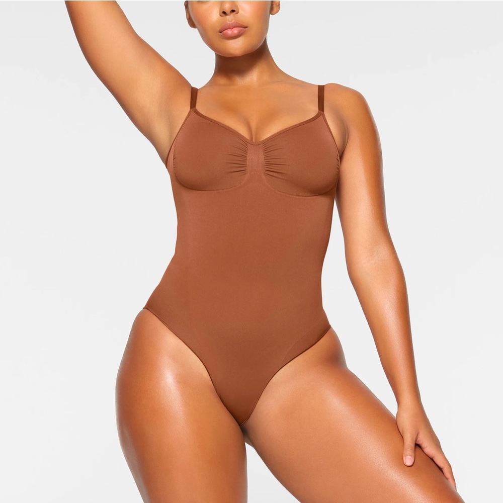 NWT SKIMS SEAMLESS SCULTP BODYSUIT SHAPEWEAR: Brief